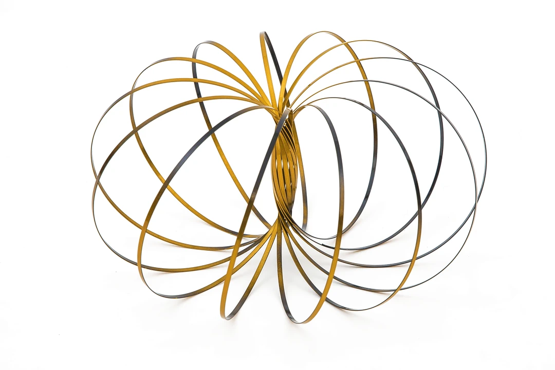 Mozi Black and Gold